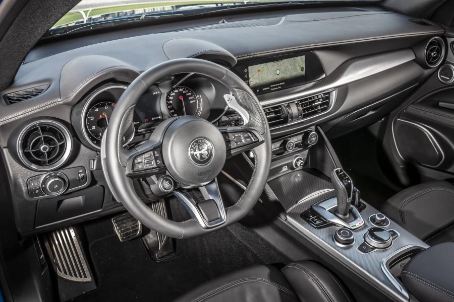 Торпедо Alfa Romeo Stelvio Veloce (949) 2019 года  (фото 89 из 100)